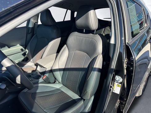 Certified 2025 Subaru Crosstrek 2.5i Limited w/ Crosstrek Mirror Package image 8