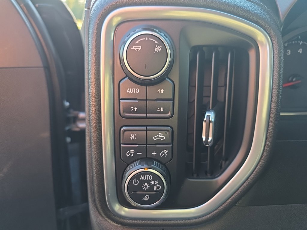 Used 2019 Chevrolet Silverado 1500 LTZ AWD/4WD image 41