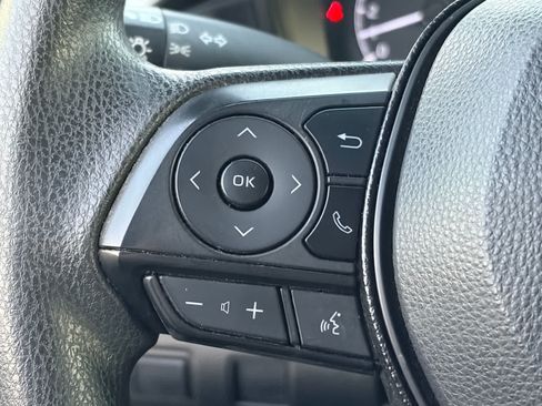 Used 2021 Toyota Corolla LE w/ Carpet Mat Package (TMS) FWD image 9