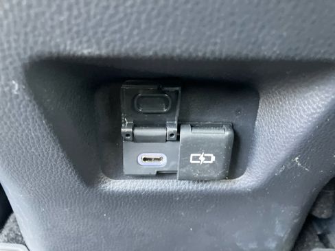 Certified 2025 Toyota RAV4 XLE w/ Convenience Package image 36