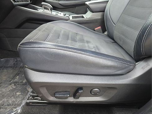 Used 2024 Mitsubishi Outlander SE image 24