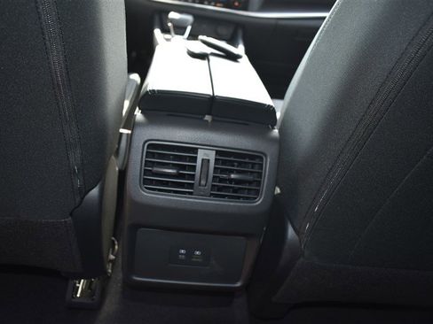 Used 2023 Nissan Rogue SV image 24