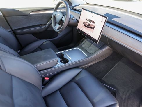 Used 2023 Tesla Model Y Long Range image 25