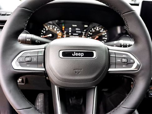 New 2026 Jeep Compass Latitude image 12
