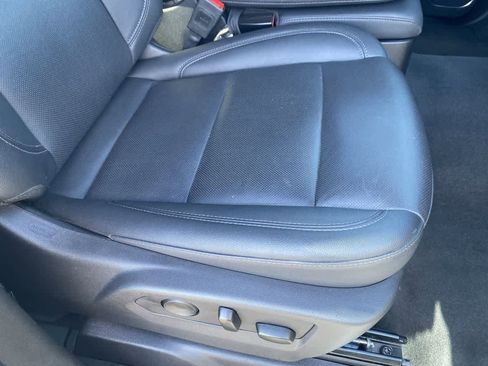 Used 2025 GMC Sierra 1500 SLT image 24