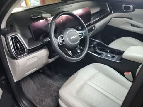 Certified 2025 Kia Sorento S w/ Panoramic Sunroof Package FWD image 6