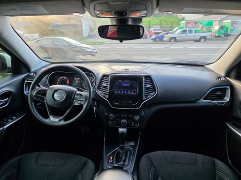 Used 2021 Jeep Cherokee Latitude image 17