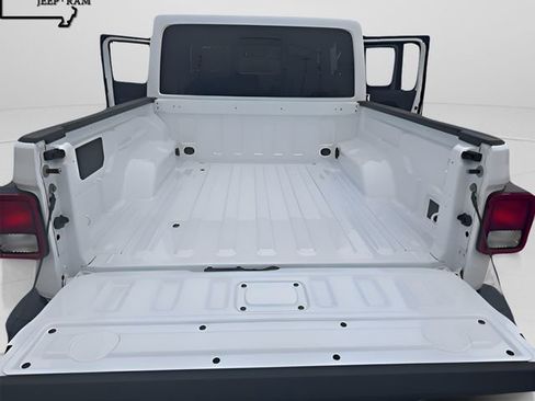 New 2026 Jeep Gladiator Sport image 24