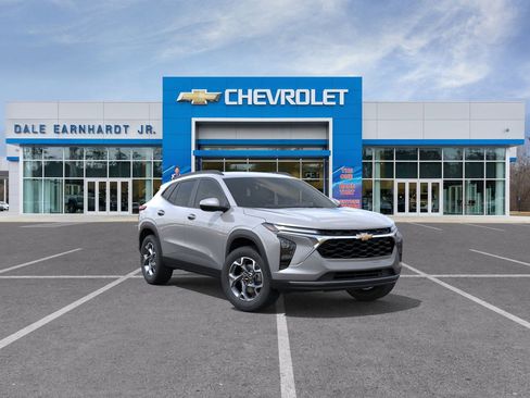 New 2026 Chevrolet Trax LT w/ Driver Confidence Package image 2