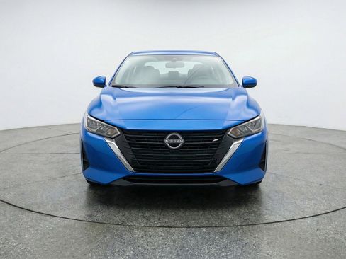 Used 2025 Nissan Sentra SV FWD image 2