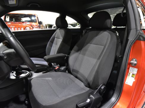 Used 2019 Volkswagen Beetle 2.0T S image 31