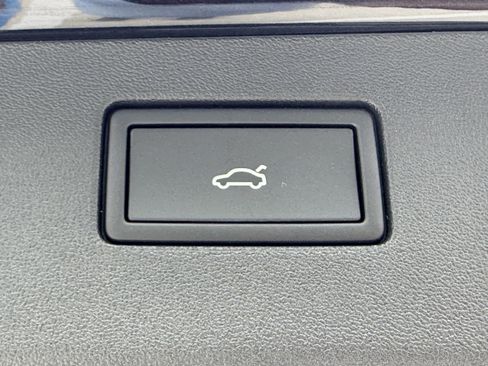 New 2026 Volkswagen Tiguan SE R-Line image 10