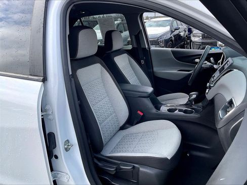 Used 2023 Chevrolet Equinox LS AWD/4WD image 10