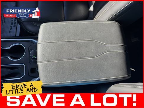 Used 2022 Chevrolet Traverse LT AWD/4WD image 36