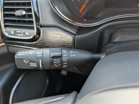 Used 2021 Jeep Grand Cherokee High Altitude AWD/4WD image 28