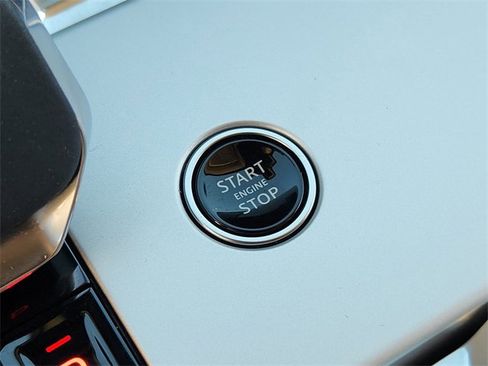 Used 2024 Land Rover Range Rover SE image 20