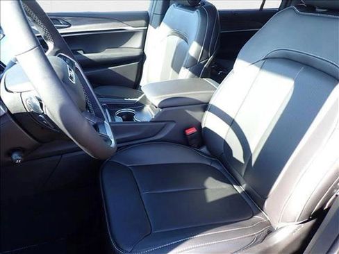 New 2025 Jeep Grand Cherokee L Limited w/ Luxury Tech Group II image 15