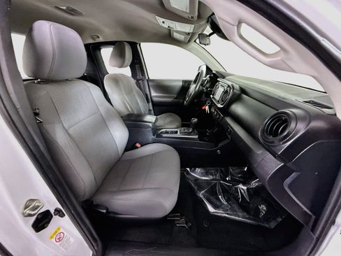 Used 2019 Toyota Tacoma SR RWD image 28