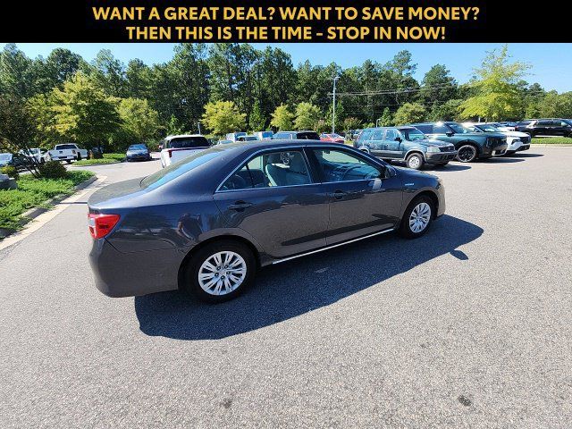 Used 2012 Toyota Camry LE FWD image 13