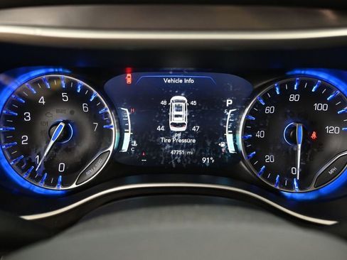 Used 2025 Chrysler Pacifica Select FWD image 21