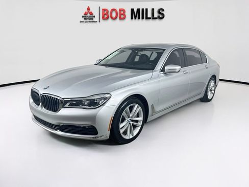 Used 2018 BMW 750i xDrive AWD/4WD image 3