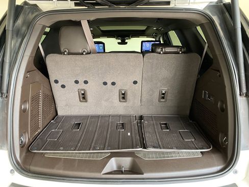 Used 2021 GMC Yukon Denali w/ Denali Premium Package image 32