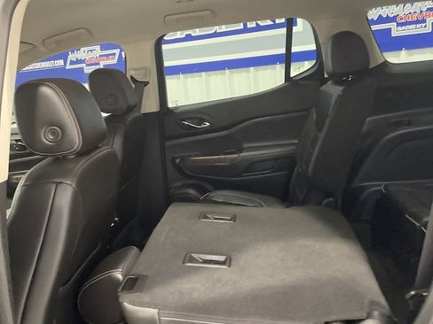 Used 2023 GMC Acadia Denali image 37