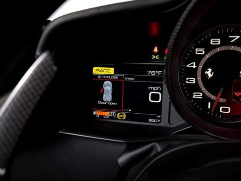 Certified 2018 Ferrari 488 GTB RWD image 33