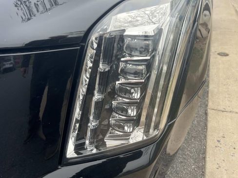 Used 2016 Cadillac Escalade ESV Luxury image 3