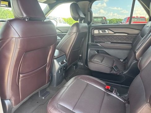 Used 2026 Ford Explorer Platinum w/ LUX Leather Package AWD/4WD image 27
