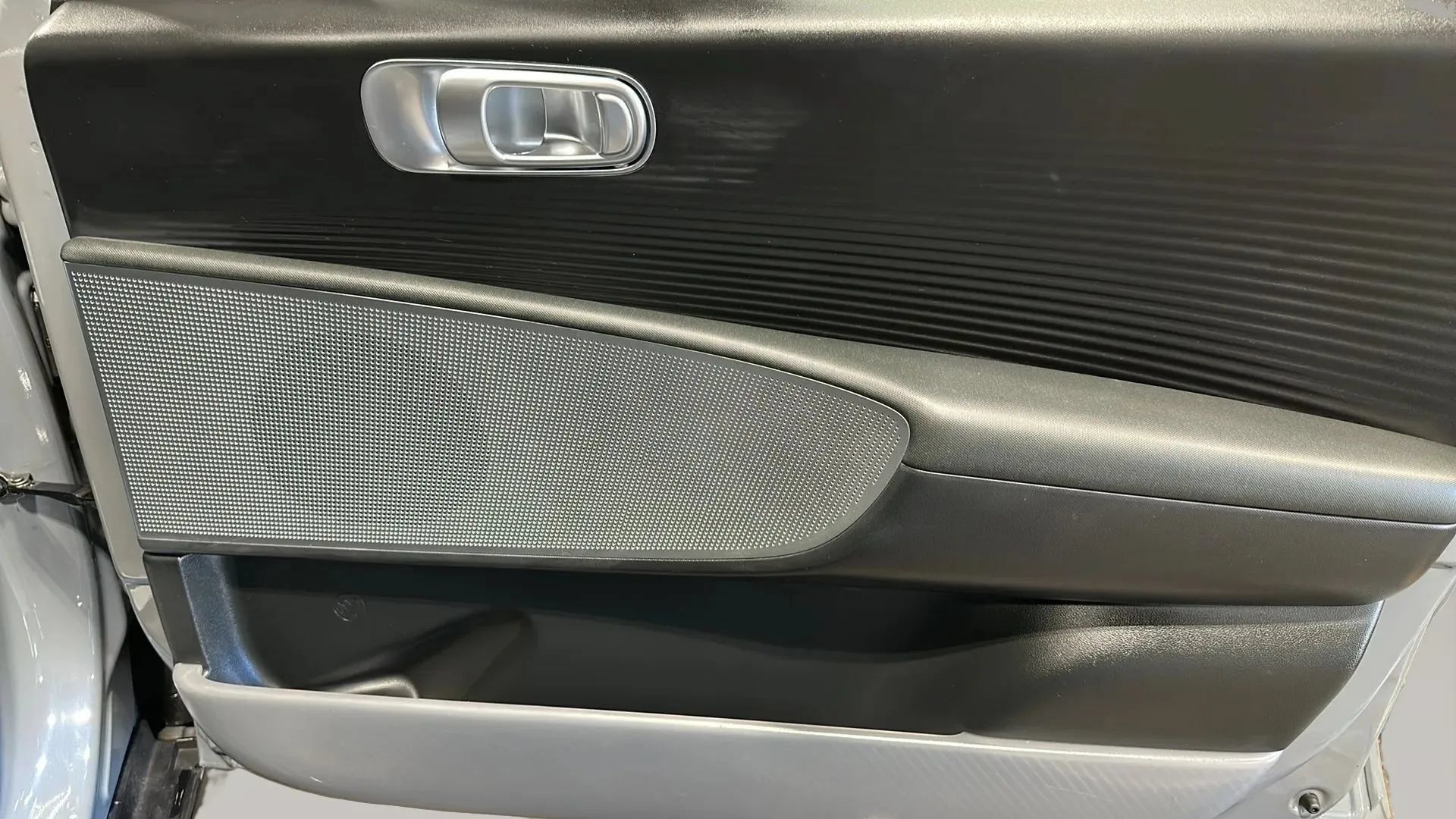 Used 2023 Hyundai Ioniq 6 SE AWD/4WD image 18