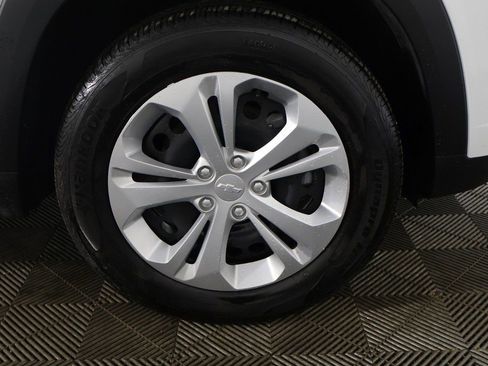 Used 2025 Chevrolet Trax LS image 19
