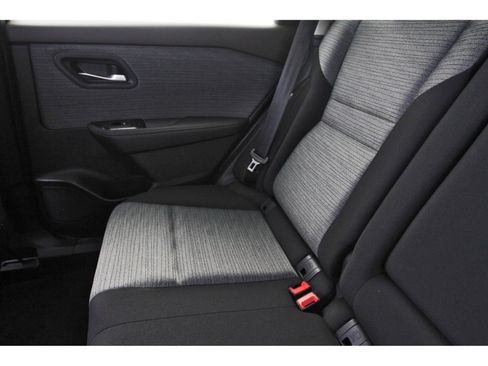 Certified 2023 Nissan Rogue SV FWD image 15