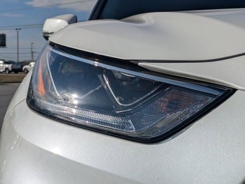 Used 2020 Toyota Highlander Limited image 9