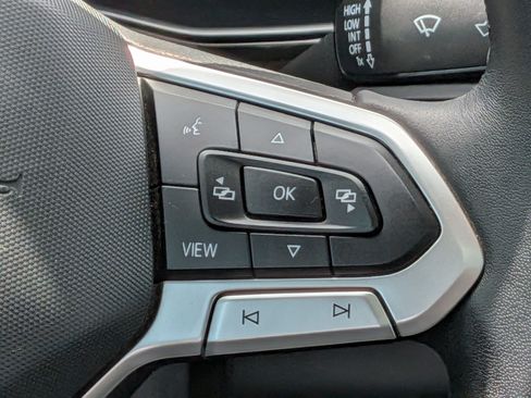 Used 2024 Volkswagen Jetta SE w/ Panoramic Sunroof Package FWD image 22