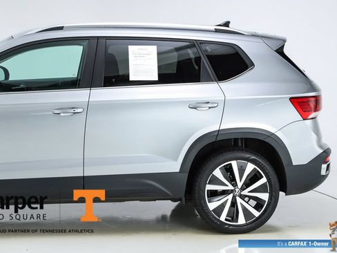 Used 2024 Volkswagen Taos SE FWD image 4