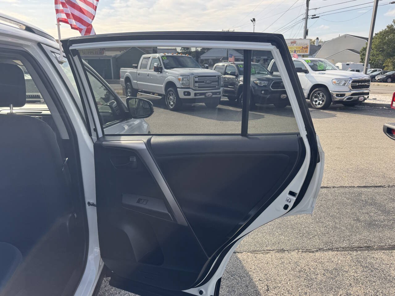 Used 2016 Toyota RAV4 LE AWD/4WD image 33