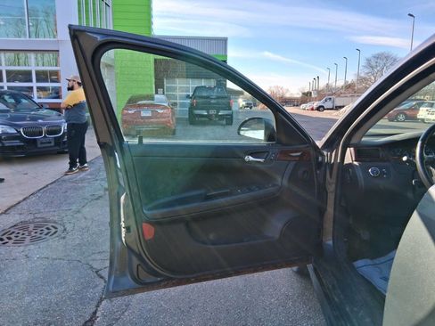 Used 2011 Chevrolet Impala LT image 16