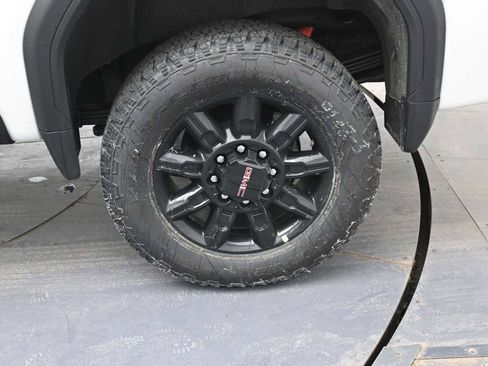 New 2026 GMC Sierra 2500 AT4 image 5