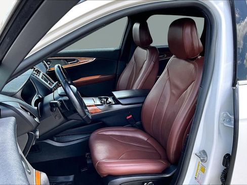 Used 2020 Lincoln Nautilus Reserve w/ Equipment Group 201A image 25