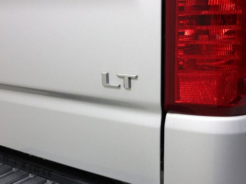 Used 2019 Chevrolet Silverado 1500 LT AWD/4WD image 14