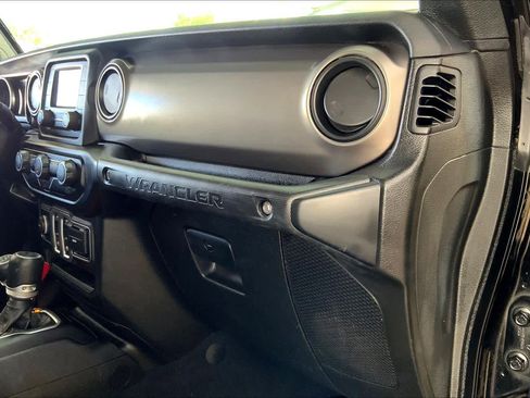 Used 2020 Jeep Wrangler Sport image 35