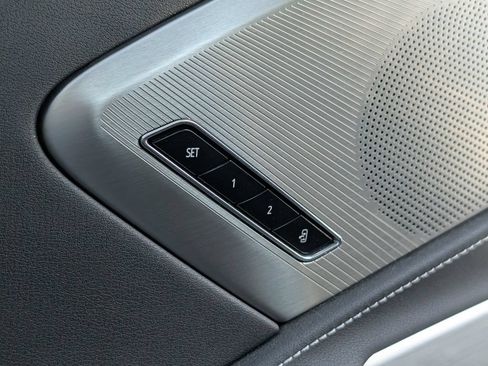 Used 2022 Chevrolet Corvette Stingray Preferred Conv w/ Z51 Performance Package RWD image 27