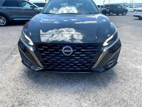 Used 2024 Nissan Altima 2.5 SR w/ SR Premium Package image 4