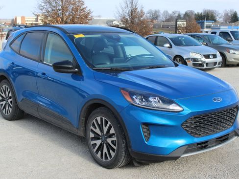 Used 2020 Ford Escape SE Sport image 8