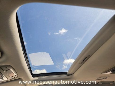 Used 2025 Kia Telluride S AWD/4WD image 32