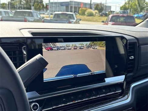 New 2026 GMC Sierra 1500 SLE image 18