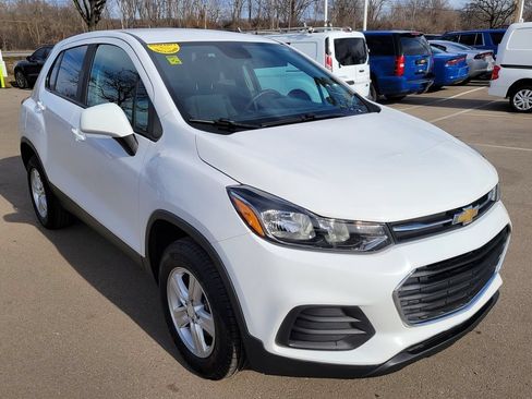 Used 2020 Chevrolet Trax LS w/ Tint and Cruise Package AWD/4WD image 14