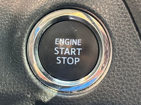 Used 2020 Toyota RAV4 XLE Premium image 19