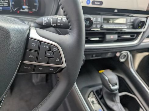 Used 2026 Toyota Grand Highlander AWD Hybrid image 17